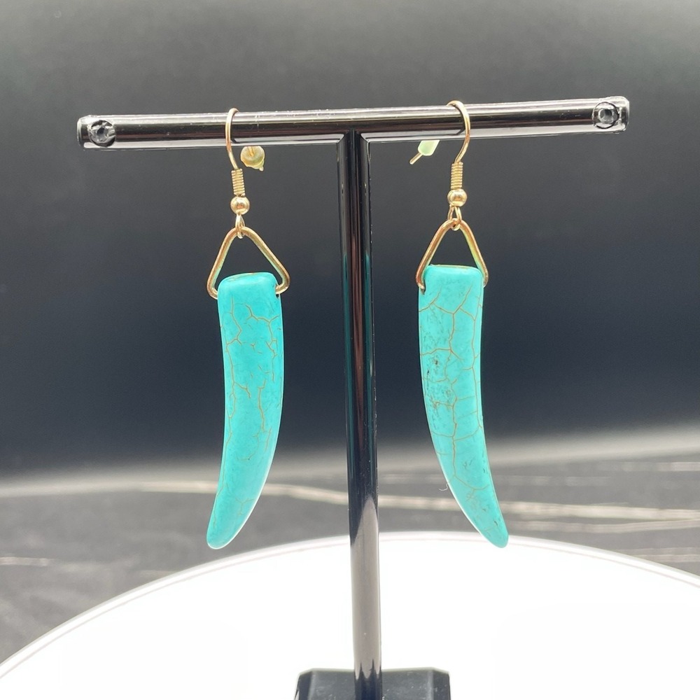Vintage Turquoise Howlite Tusk Gold-Tone Fashion Hook Dangle Drop Earrings
